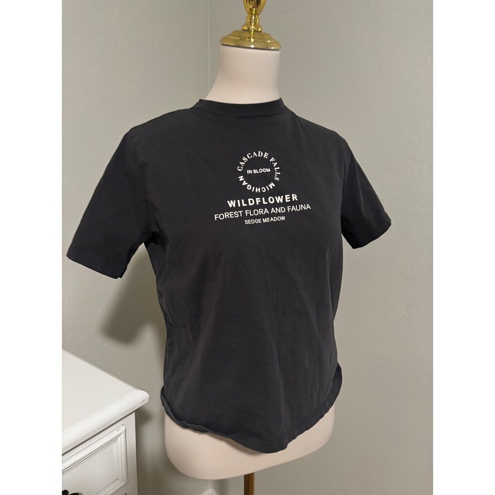 HM Wildflower Forest Flora and Fauna Graphic Tee Charcoal Black Small